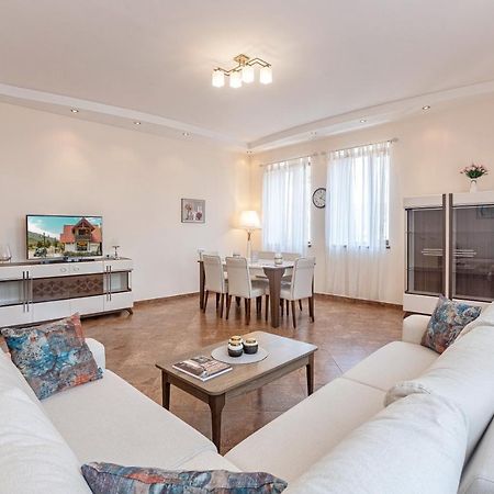 יירבאן Stay Inn Apartments On Amiryan 4-6 מראה חיצוני תמונה
