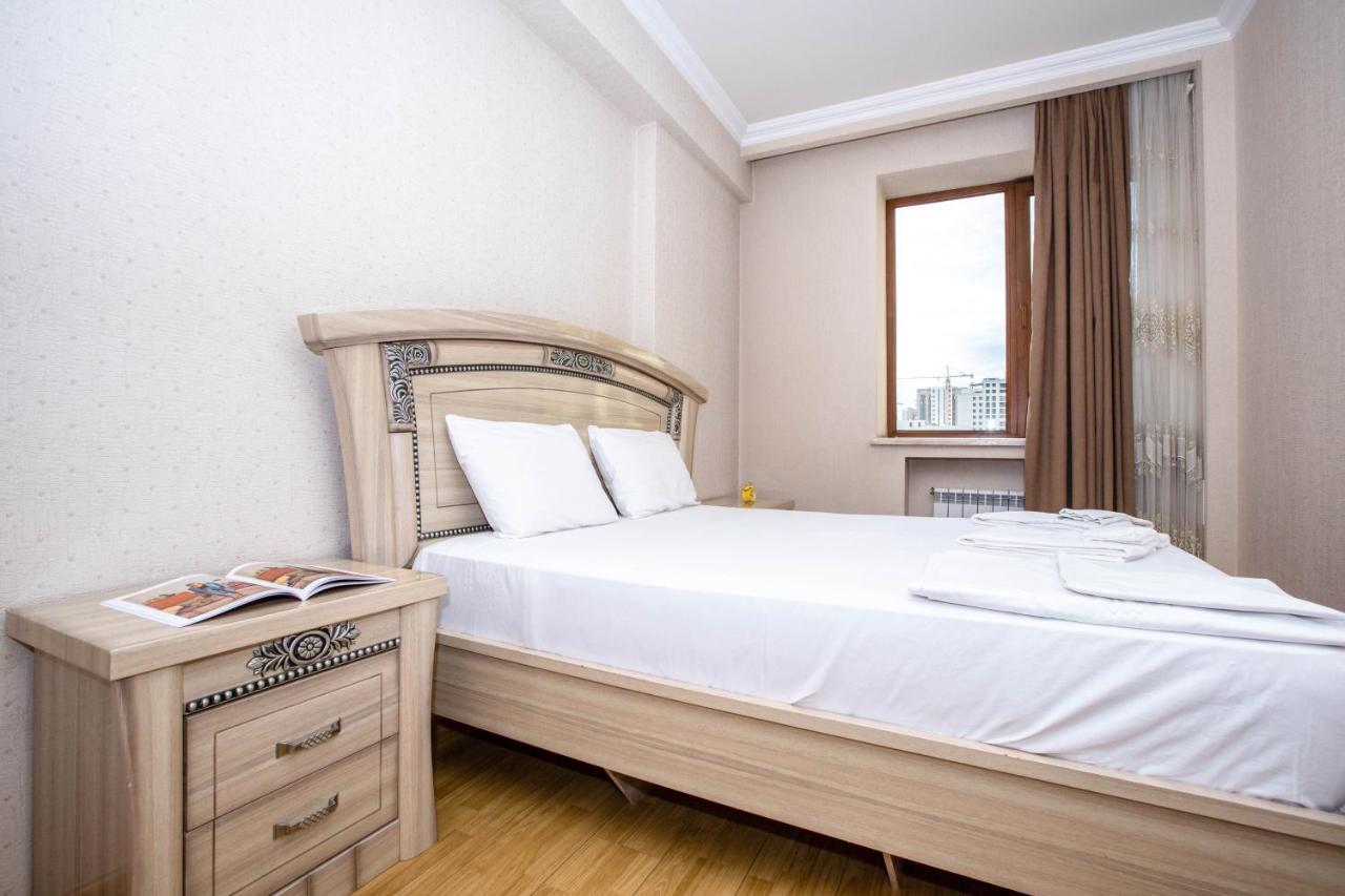 יירבאן Stay Inn Apartments On Amiryan 4-6 מראה חיצוני תמונה