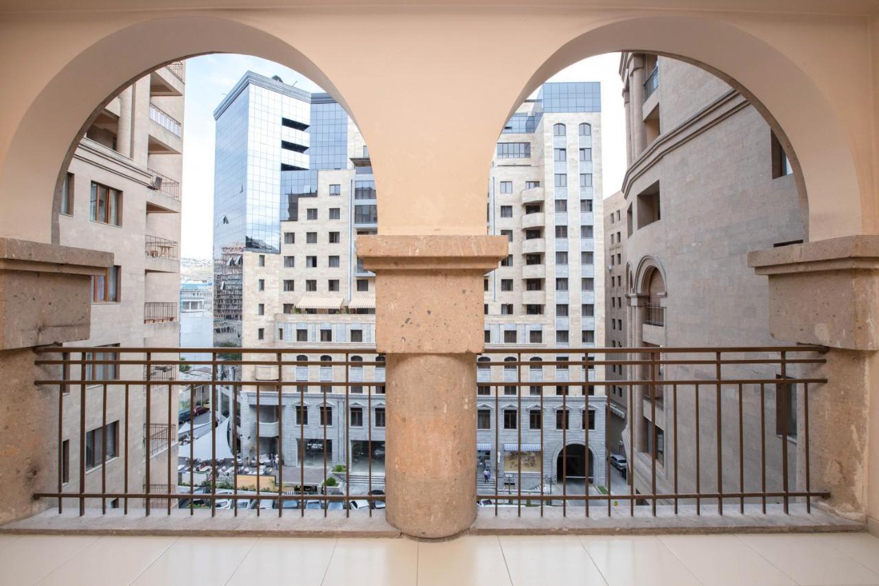יירבאן Stay Inn Apartments On Amiryan 4-6 מראה חיצוני תמונה