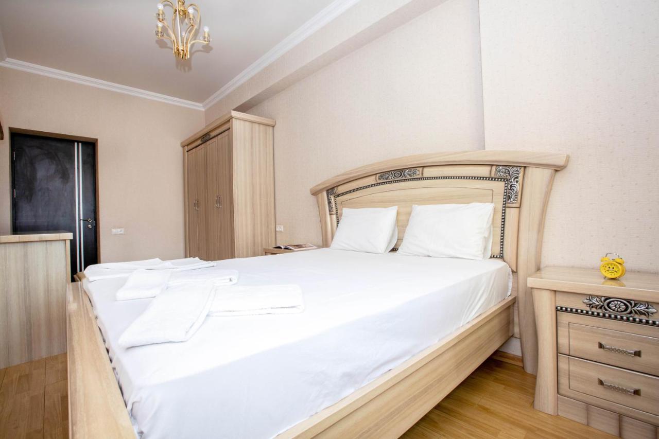 יירבאן Stay Inn Apartments On Amiryan 4-6 מראה חיצוני תמונה