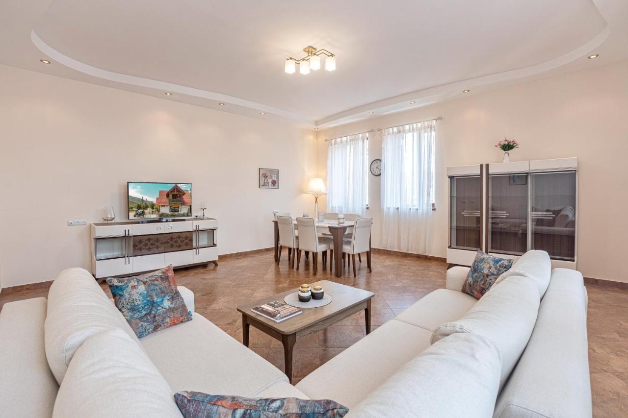 יירבאן Stay Inn Apartments On Amiryan 4-6 מראה חיצוני תמונה