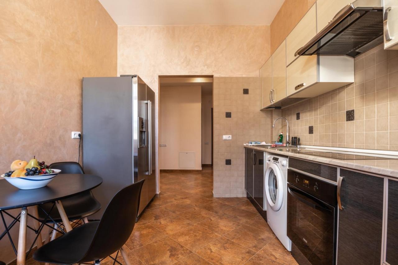 יירבאן Stay Inn Apartments On Amiryan 4-6 מראה חיצוני תמונה