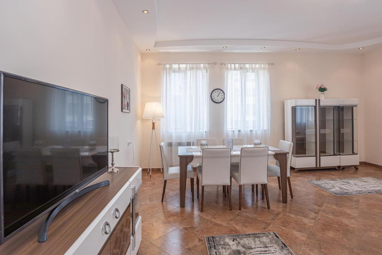 יירבאן Stay Inn Apartments On Amiryan 4-6 מראה חיצוני תמונה