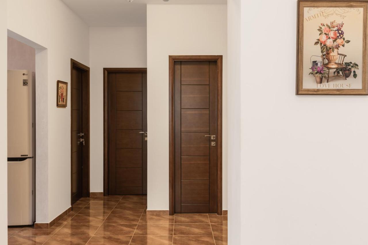 יירבאן Stay Inn Apartments On Amiryan 4-6 מראה חיצוני תמונה