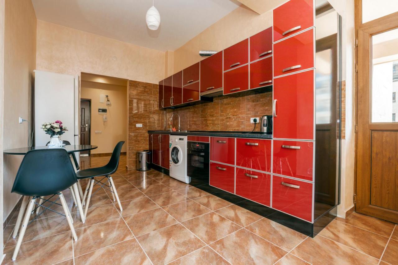 יירבאן Stay Inn Apartments On Amiryan 4-6 מראה חיצוני תמונה