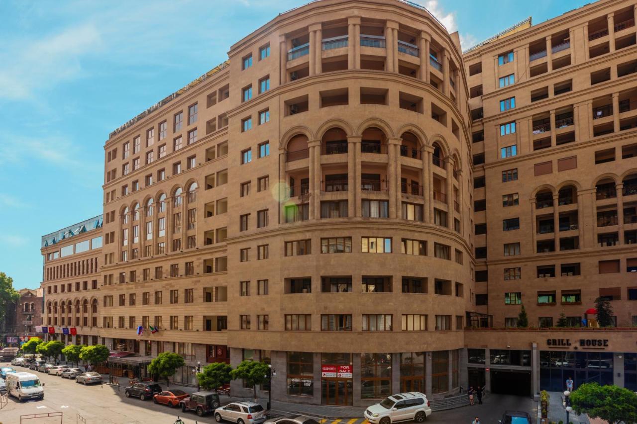 יירבאן Stay Inn Apartments On Amiryan 4-6 מראה חיצוני תמונה