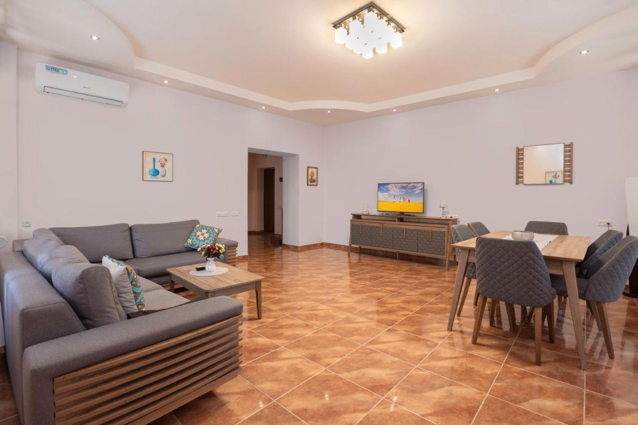 יירבאן Stay Inn Apartments On Amiryan 4-6 מראה חיצוני תמונה