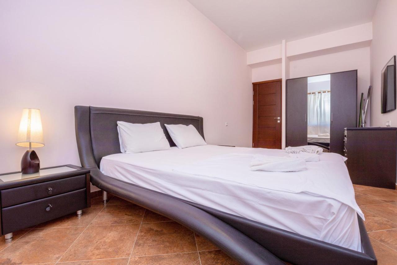 יירבאן Stay Inn Apartments On Amiryan 4-6 מראה חיצוני תמונה