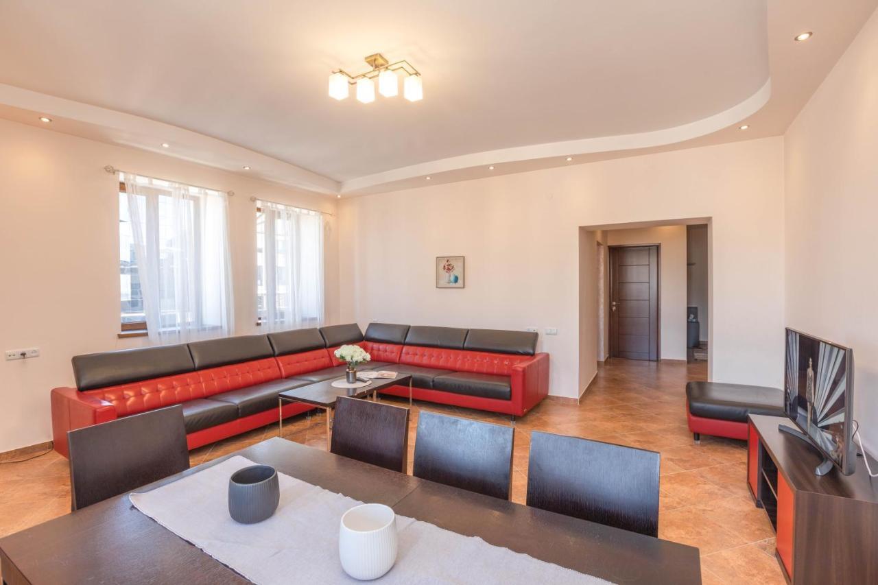 יירבאן Stay Inn Apartments On Amiryan 4-6 מראה חיצוני תמונה